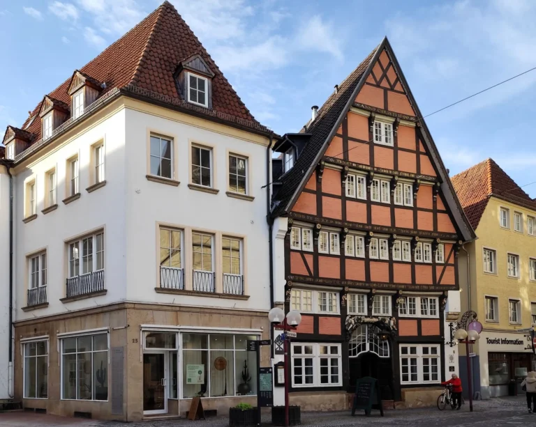 Außenansicht des neuen CULUMNATURA® Seminarstandorts in der Bierstraße 25 in der historischen Altstadt von Osnabrück.